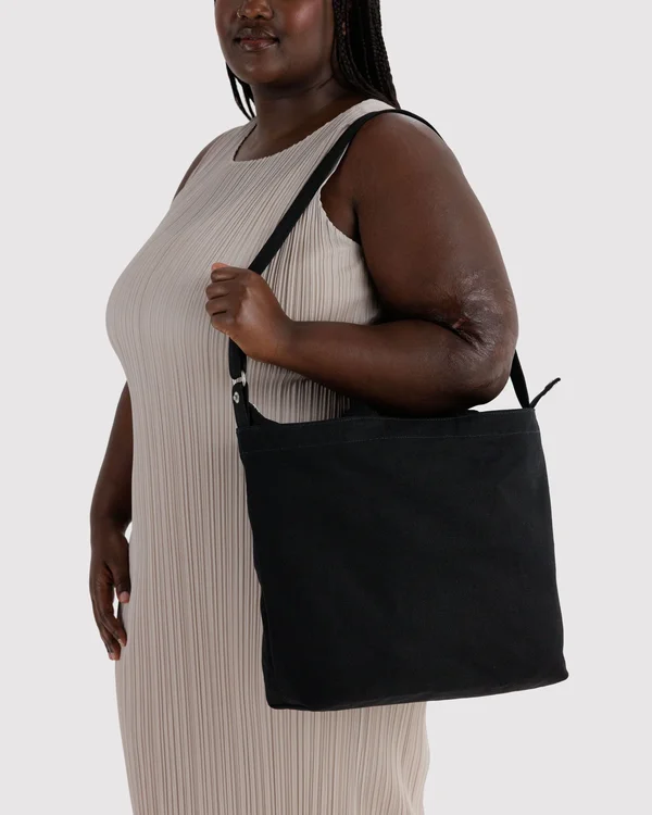 Horizontal Zip Duck Bag - Black - Size: OS